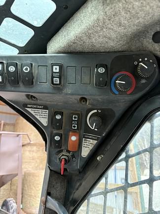 Image of John Deere 319D equipment image 4