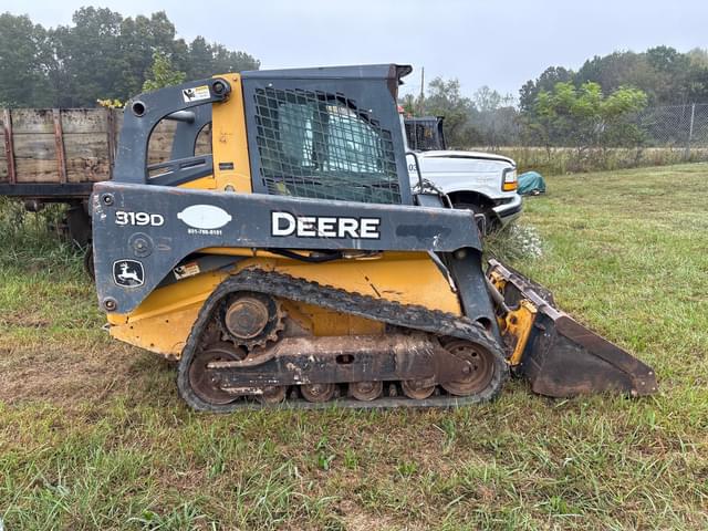Image of John Deere 319D equipment image 2