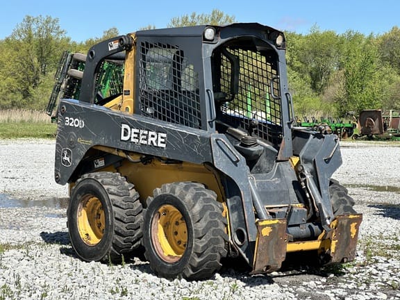 Main image John Deere 320D