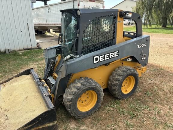 Image of John Deere 320D equipment image 2