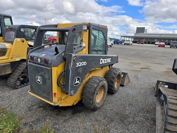 Image of John Deere 320D equipment image 4