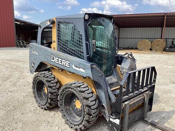 Image of John Deere 320D equipment image 3