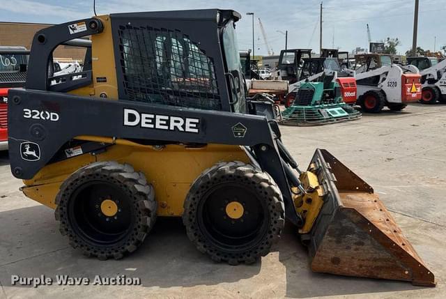 Image of John Deere 320D equipment image 3