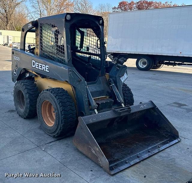 Image of John Deere 320D equipment image 2