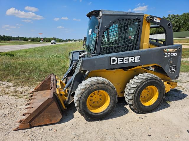 Image of John Deere 320D equipment image 2