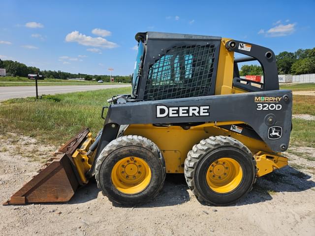 Image of John Deere 320D equipment image 3