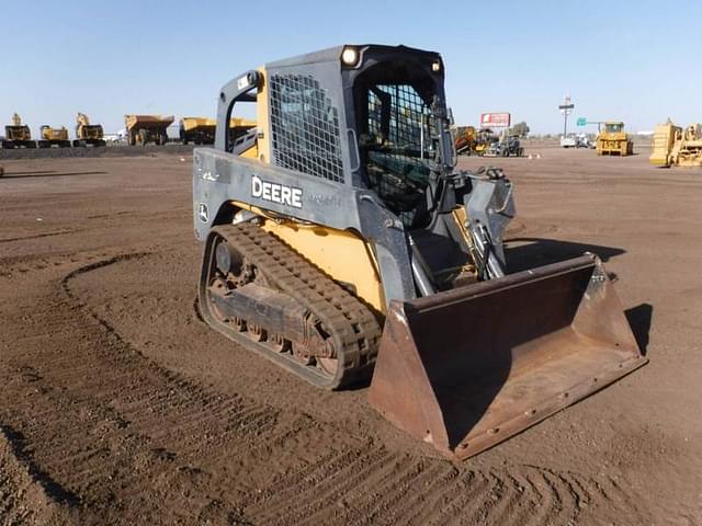 Image of John Deere 323D equipment image 2