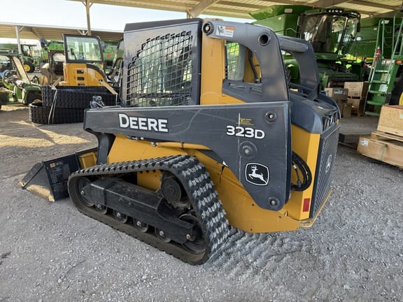 Main image John Deere 323D