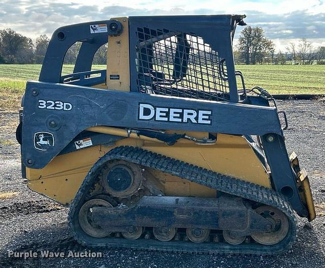 Image of John Deere 323D equipment image 3