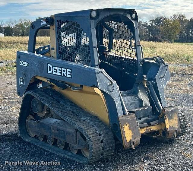 Image of John Deere 323D equipment image 2