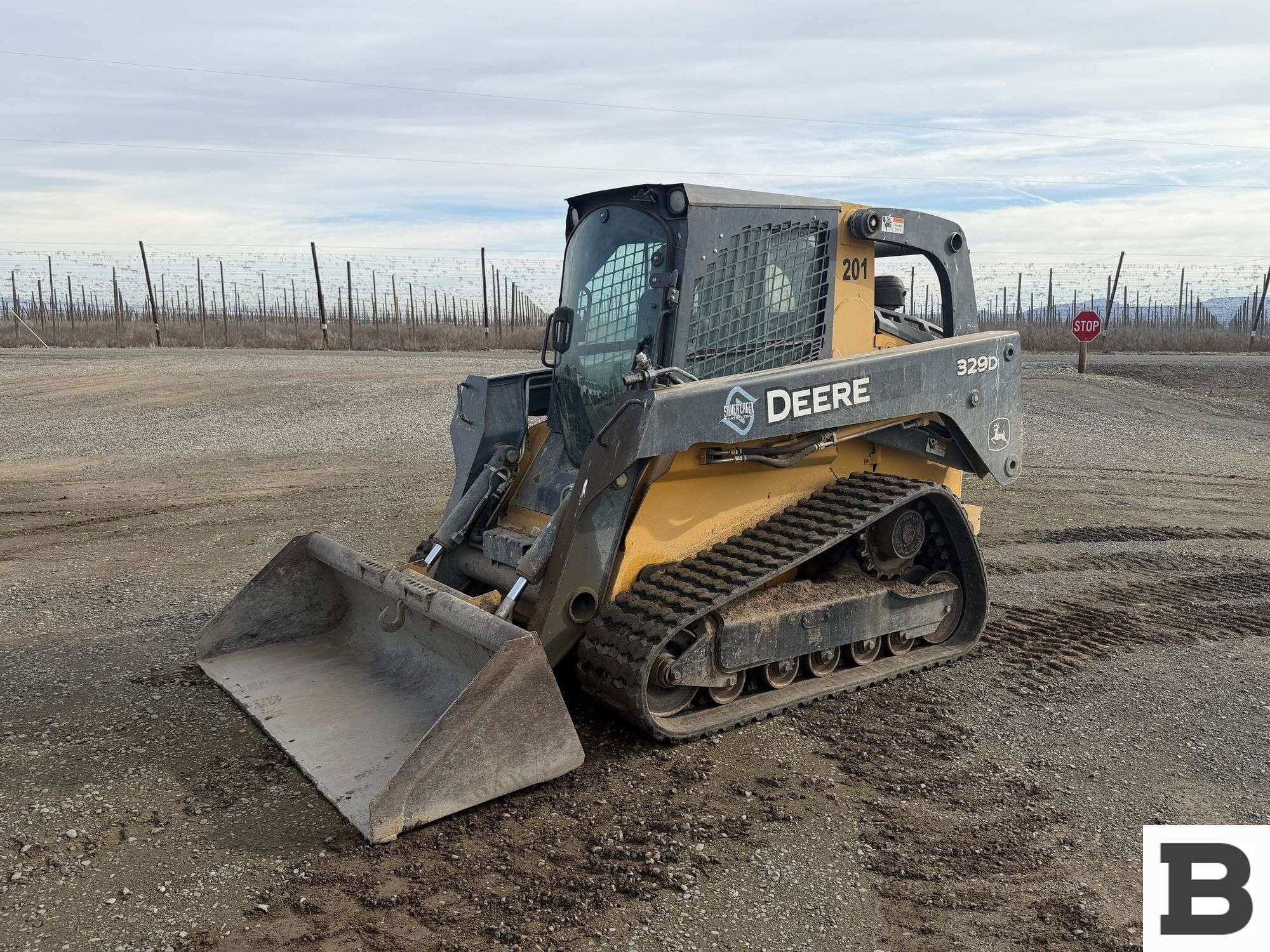 2010 John Deere 329D Equipment Image0