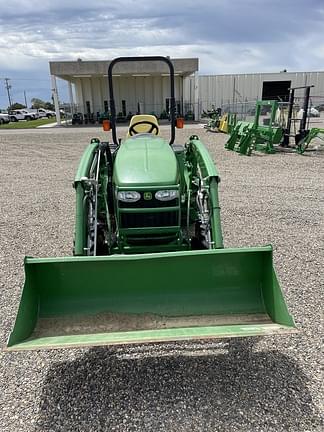 Image of John Deere 3320 equipment image 1