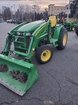 Image of John Deere 3320 equipment image 2