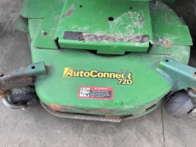 Image of John Deere 3320 equipment image 3