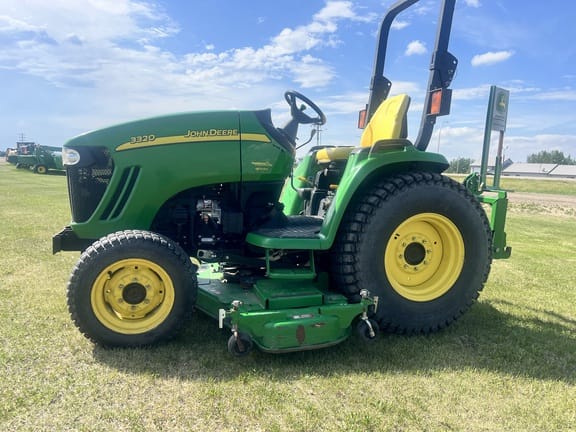 2010 John Deere 3320 Equipment Image0