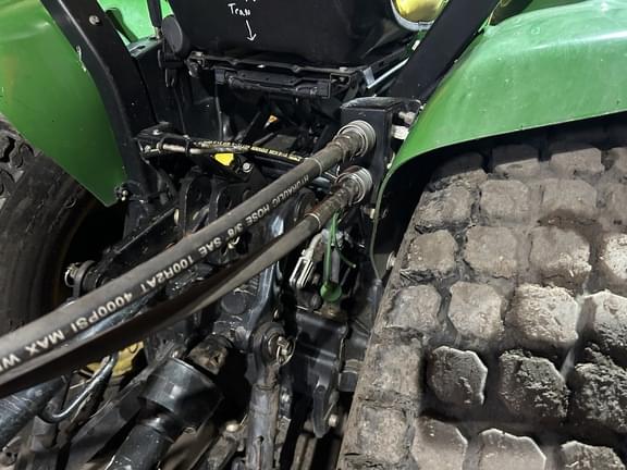 Image of John Deere 3320 equipment image 4