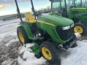 2010 John Deere 3320 Image