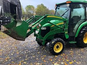 2010 John Deere 3320 Image