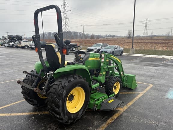 Image of John Deere 3320 equipment image 2