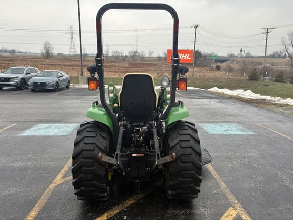 Image of John Deere 3320 equipment image 3