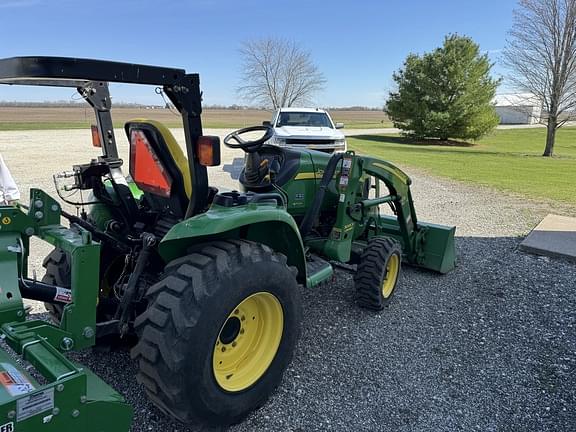 Image of John Deere 3320 equipment image 2