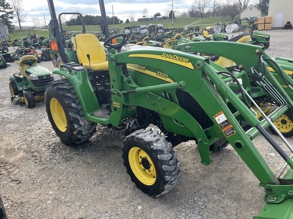 2010 John Deere 3320 Equipment Image0