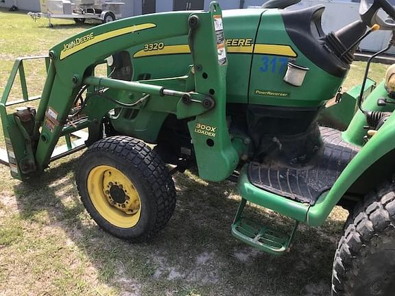 Image of John Deere 3320 equipment image 3
