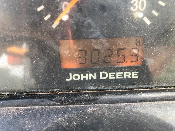 Image of John Deere 3320 equipment image 1