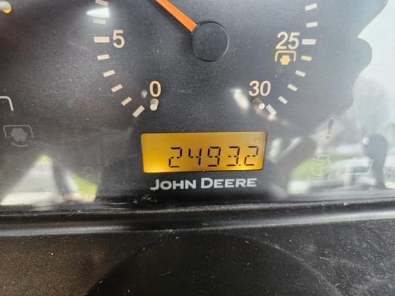 Image of John Deere 3320 equipment image 1