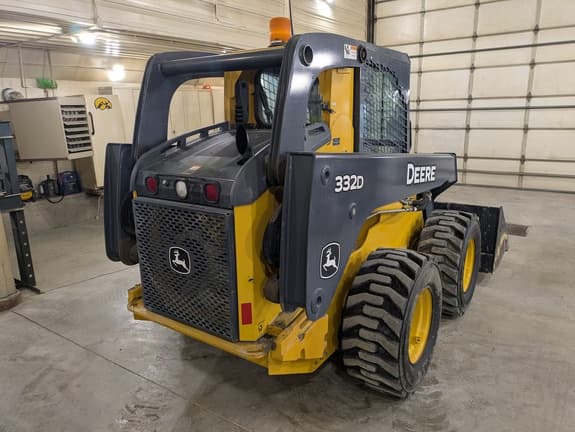 Image of John Deere 332D equipment image 4