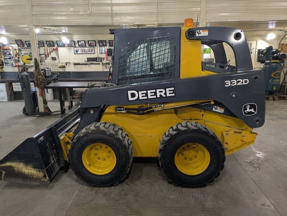 Image of John Deere 332D equipment image 1