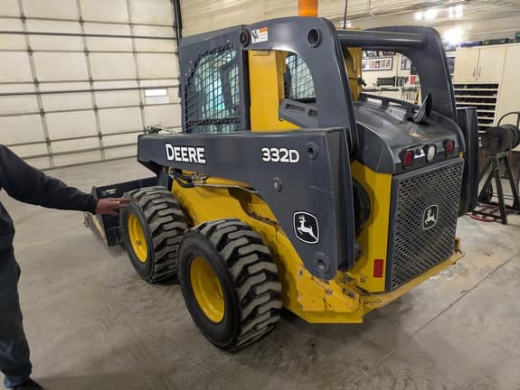 Image of John Deere 332D equipment image 2
