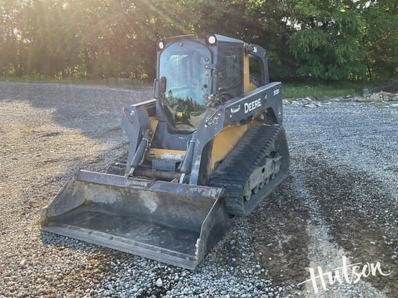 Image of John Deere 333D equipment image 1