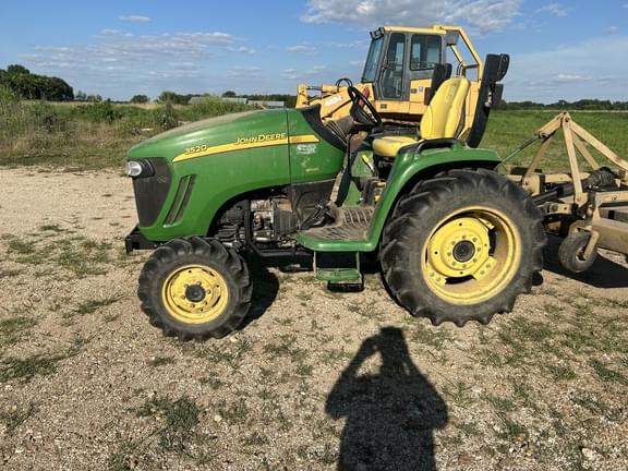 Image of John Deere 3520 Primary image