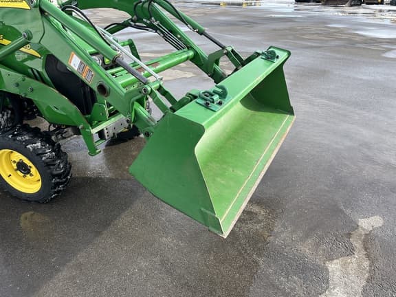 Image of John Deere 3520 equipment image 2