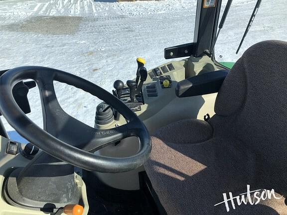 Image of John Deere 3520 equipment image 4