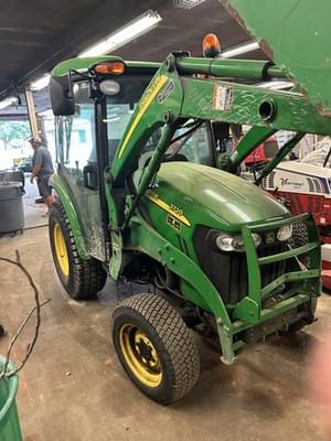 2010 John Deere 3720 Image
