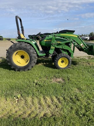 2010 John Deere 4105 Equipment Image0