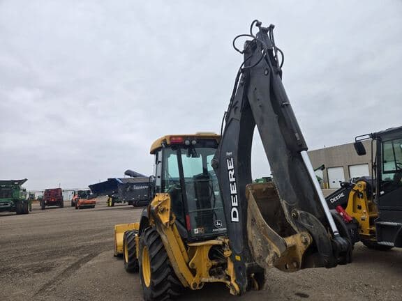 Image of John Deere 410J equipment image 3