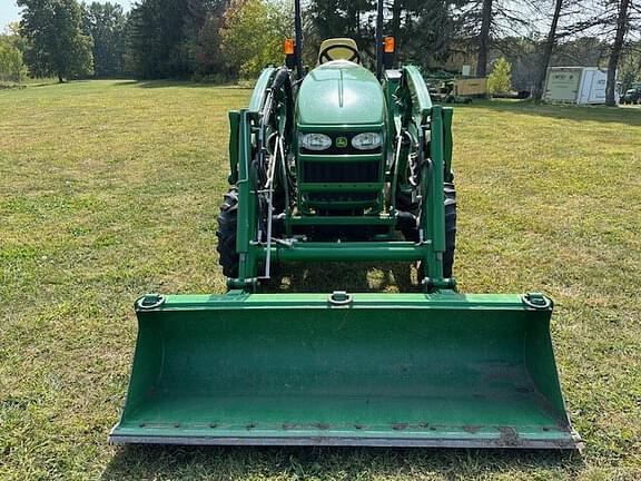 Image of John Deere 4120 equipment image 1