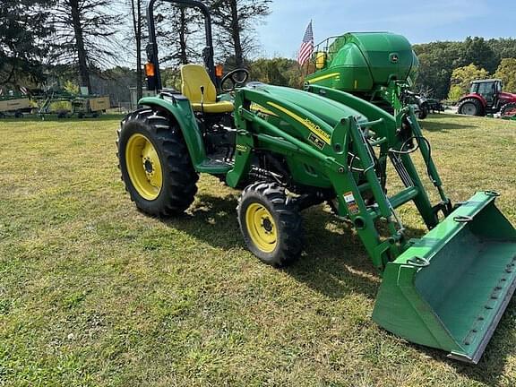 Image of John Deere 4120 equipment image 2