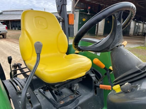 Image of John Deere 4120 equipment image 4
