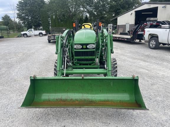 Image of John Deere 4120 equipment image 1