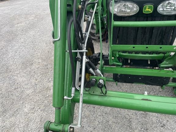 Image of John Deere 4120 equipment image 3