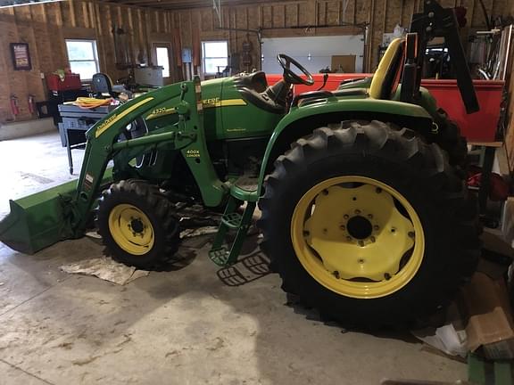 Image of John Deere 4320 equipment image 1