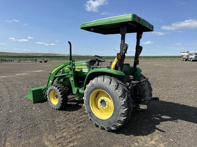 Image of John Deere 4320 equipment image 2
