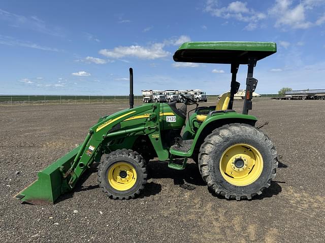 Image of John Deere 4320 equipment image 1