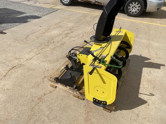 Image of John Deere 44" Snowblower equipment image 2