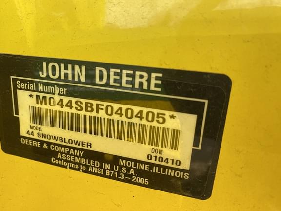 Image of John Deere 44" Snowblower equipment image 4