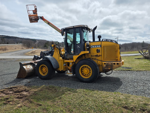 Image of John Deere 444K equipment image 1